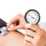 ¿Cómo se regula la presión arterial a largo plazo?