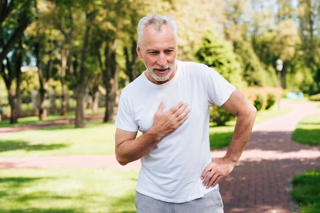 ¿Qué exámenes complementarios son útiles en la insuficiencia cardiaca?