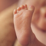 ¿Qué valor de bilirrubina provoca ictericia en el neonato?