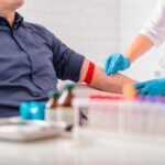 Hallazgos de laboratorio en pacientes con cirrosis alcohólica