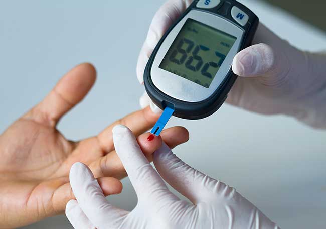 ¿Quienes pueden padecer cetoacidosis diabética?