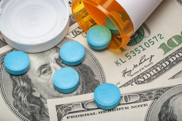 Los costos de los medicamentos pueden dificultar la adherencia a un tratamiento
