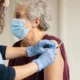 Insistir a los pacientes de los beneficios de la vacunación