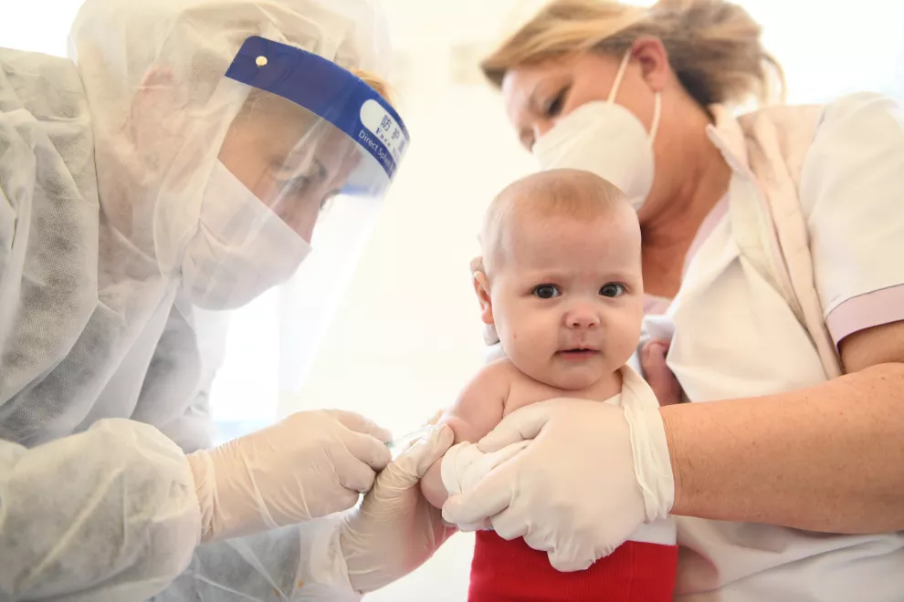 Vacunación contra COVID-19 a partir de los 6 meses de edad
