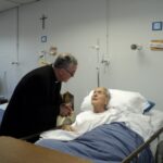 Consideraciones espirituales en el cuidado de pacientes graves