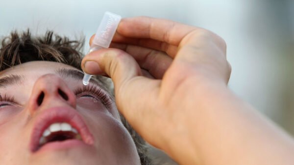 Medicamentos oculares contaminados